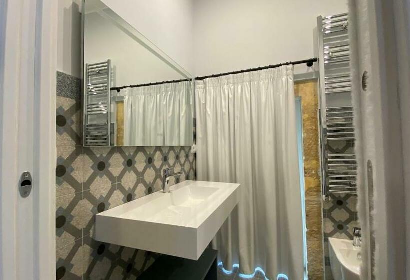 Номер Стандарт с Балконом, Lanterne Magiche Ortigia Suites