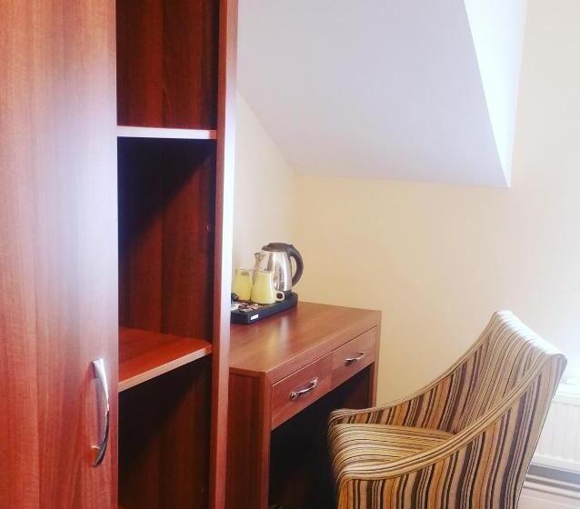 标准间, Manor Parc