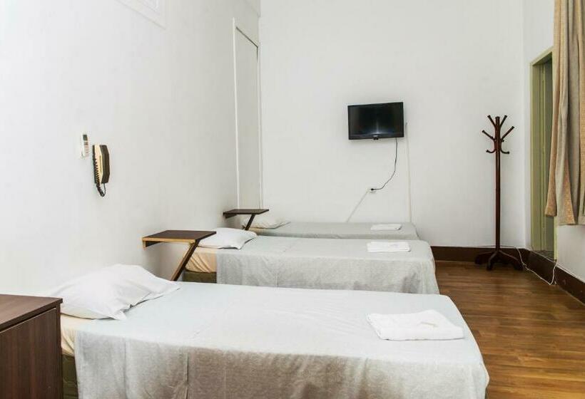 Economy Triple Room, Palácio   Próx Ao Hospital Santa Casa