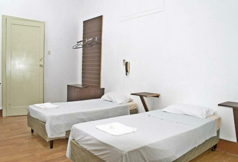 Economy Triple Room, Palácio   Próx Ao Hospital Santa Casa