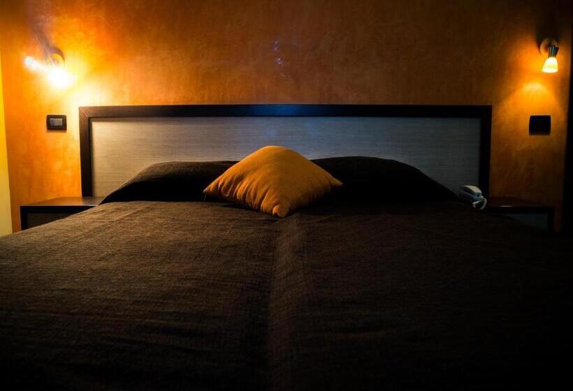 スタンダードルーム, Select