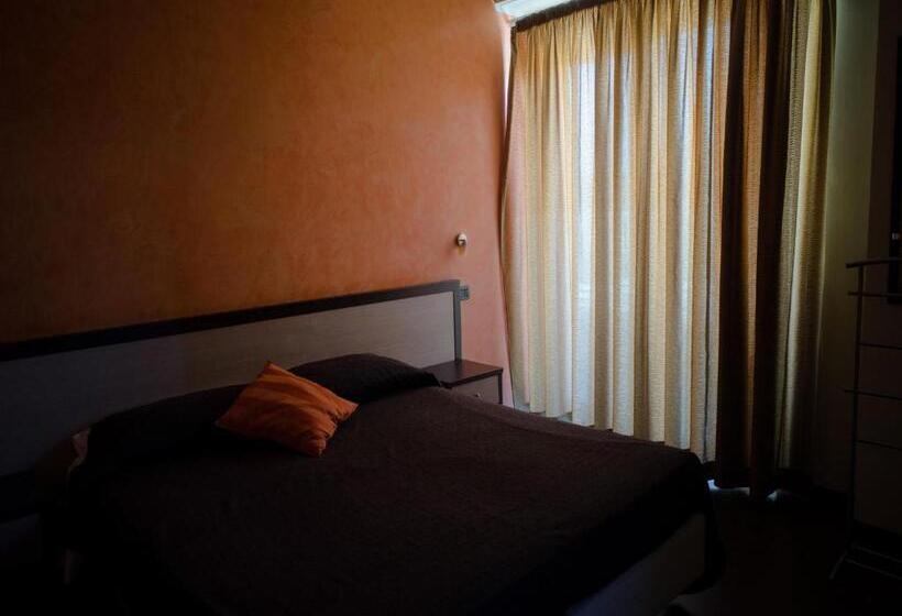 スタンダードルーム, Select