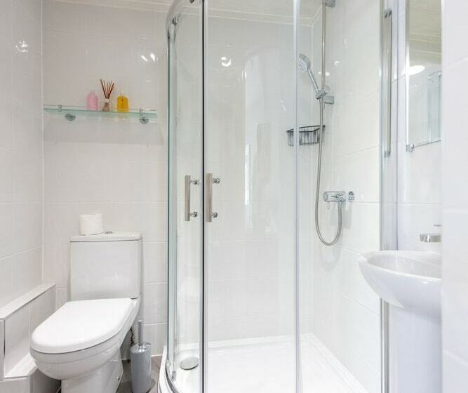 غرفة قياسية, The Woodlands