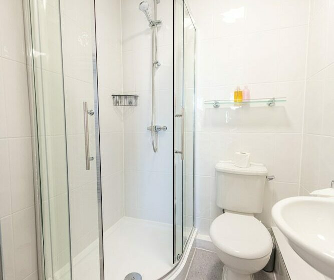 غرفة قياسية, The Woodlands