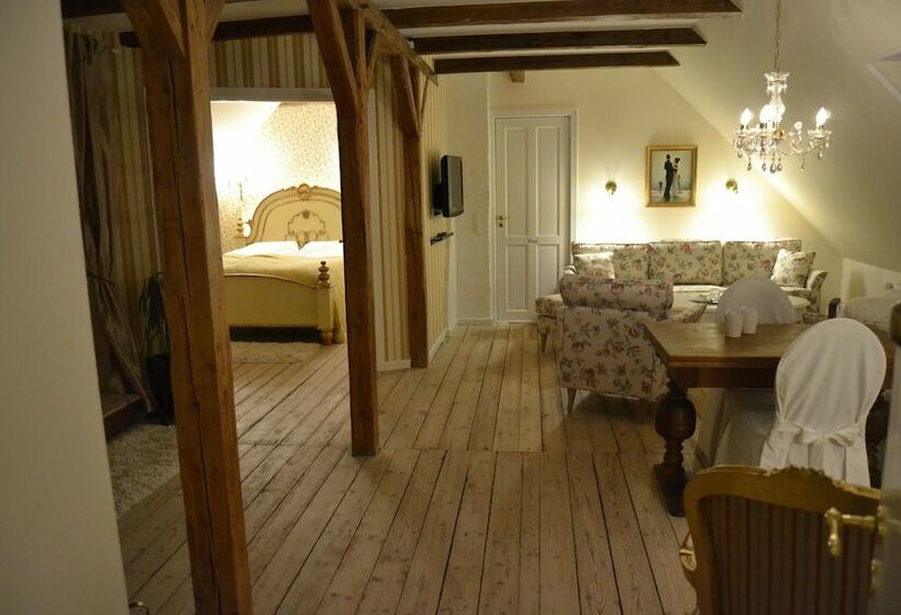 سوئیت دولوکس با چشم‌انداز, Jungshoved Præstegård B&b