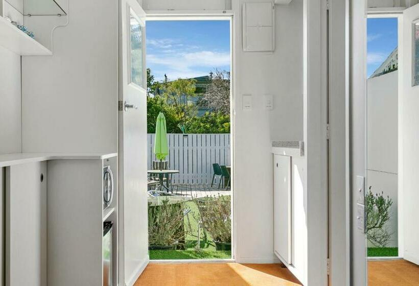 이코노미 스튜디오, Taupo Thermal Motel & Spa