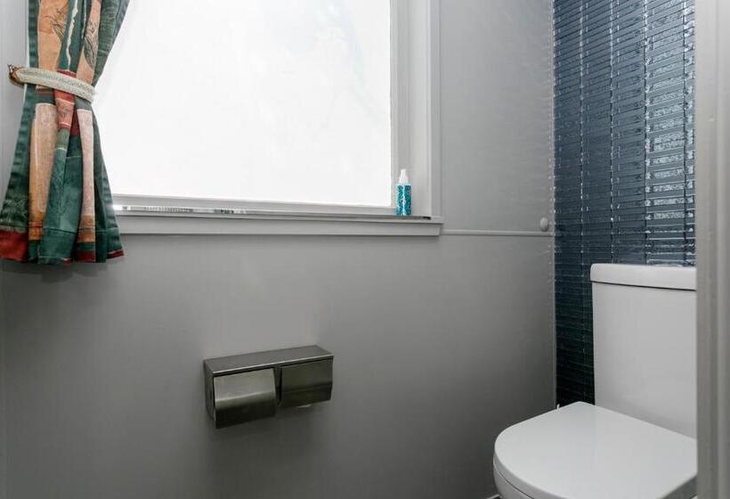 이코노미 스튜디오, Taupo Thermal Motel & Spa