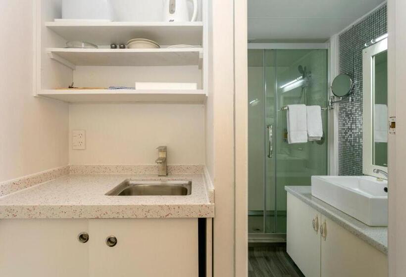 이코노미 스튜디오, Taupo Thermal Motel & Spa