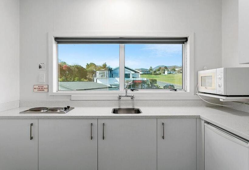 발코니가 있는 스위트, Taupo Thermal Motel & Spa