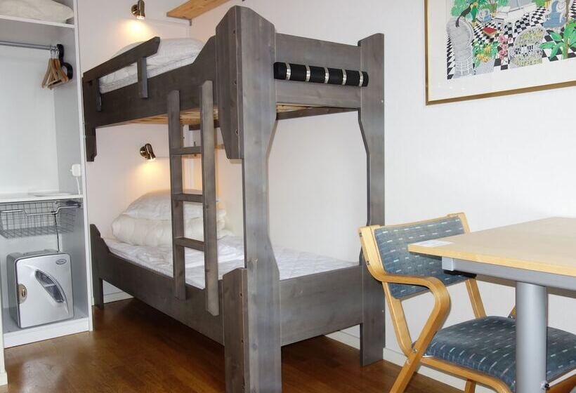 标准三人间共用浴室, Torget Vandrarhem