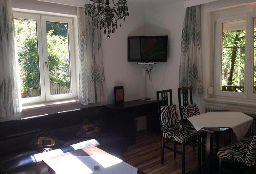 דירת חדר עם טרסה, Villa Desiree   Hotel Garni   Adults Only