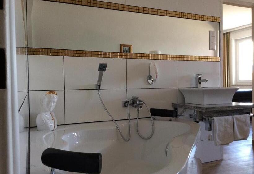Suite with lake view, Villa Desiree   Hotel Garni   Adults Only