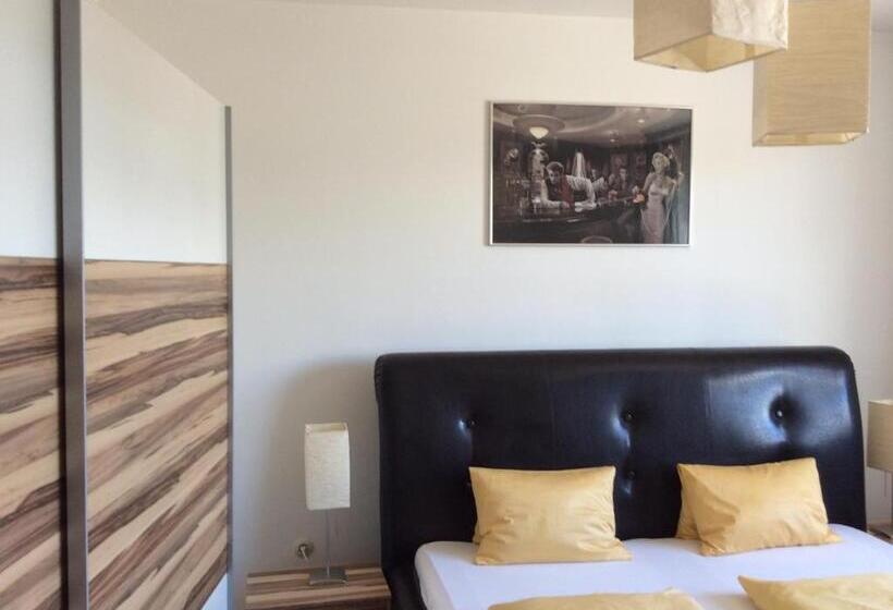 جناح مطل على البحيرة, Villa Desiree   Hotel Garni   Adults Only