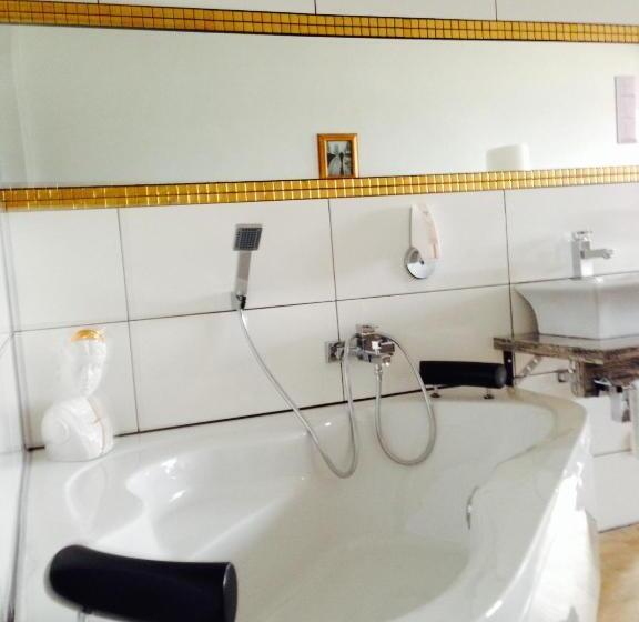 جناح مطل على البحيرة, Villa Desiree   Hotel Garni   Adults Only