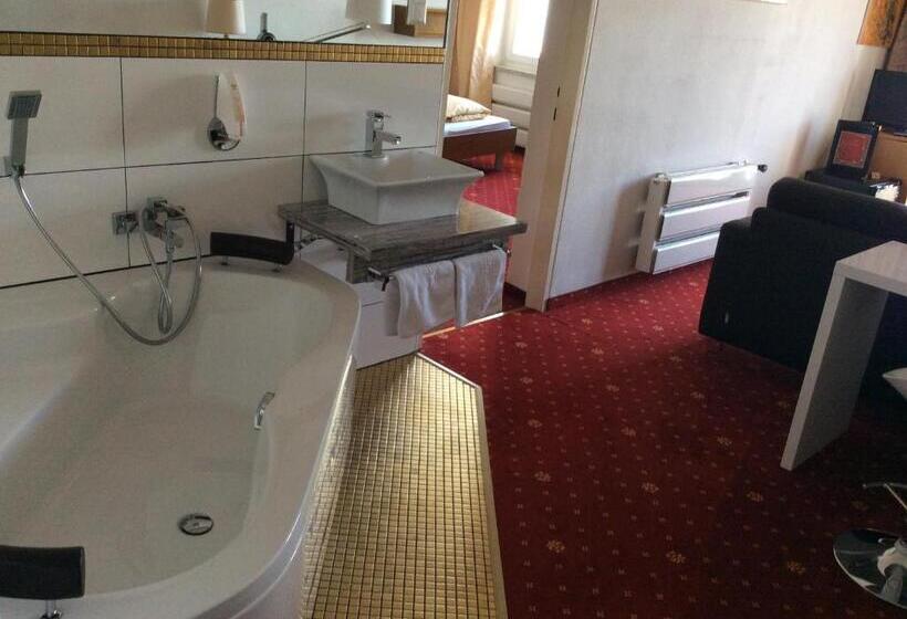 جناح مطل على البحيرة, Villa Desiree   Hotel Garni   Adults Only