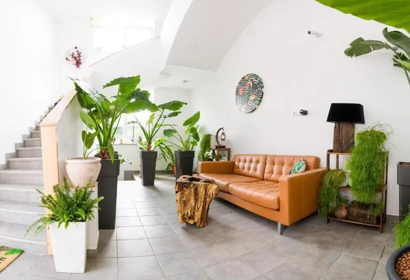 اتاق استاندارد با چشم‌انداز باغ, B&b Tara Garden
