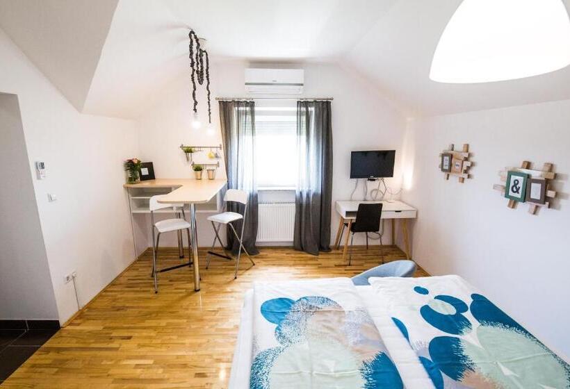 اتاق استاندارد با چشم‌انداز باغ, B&b Tara Garden