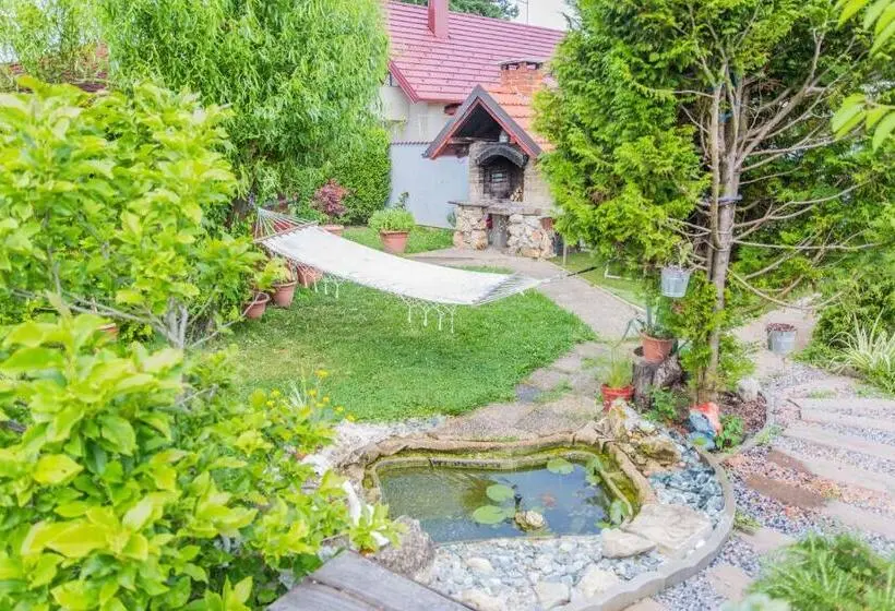 آپارتمان 1 خوابه با چشم‌انداز باغ, B&b Tara Garden