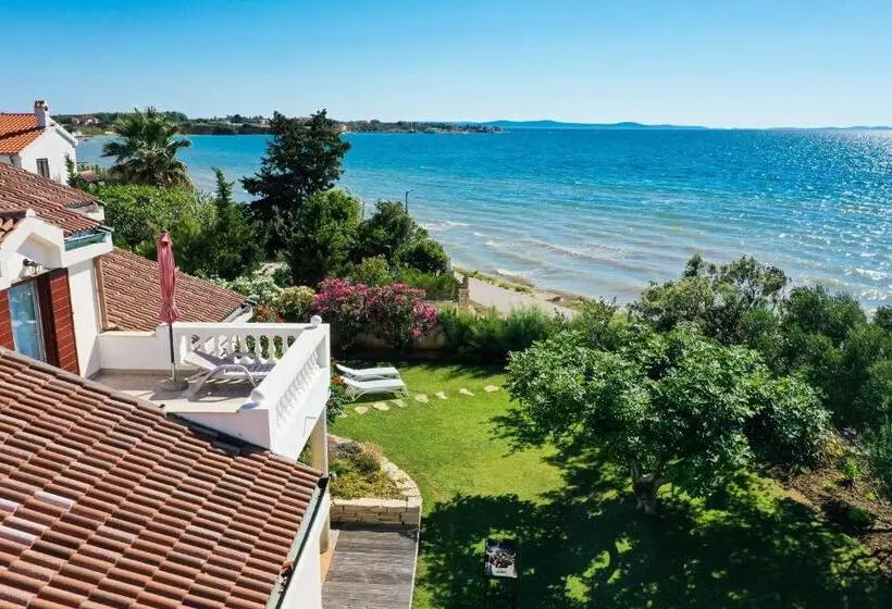 Standard-huone Merinäkymä Terassi, Bed&breakfast Vanni