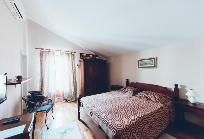 스탠다드 발코니 룸 측면 바다 전망, Bed&breakfast Vanni