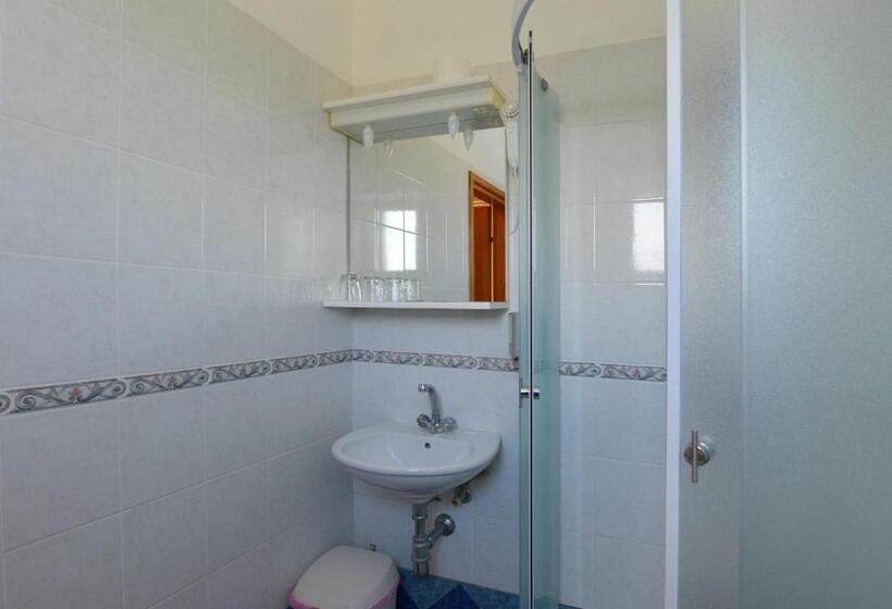 غرفة كلاسيكية ثلاثية, Bed And Breakfast Julia