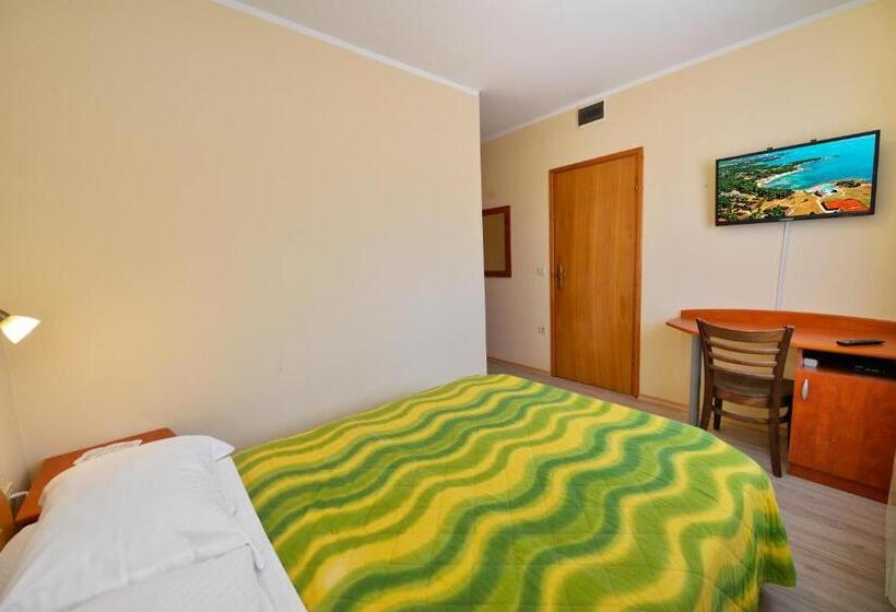 غرفة كلاسيكية ثلاثية, Bed And Breakfast Julia