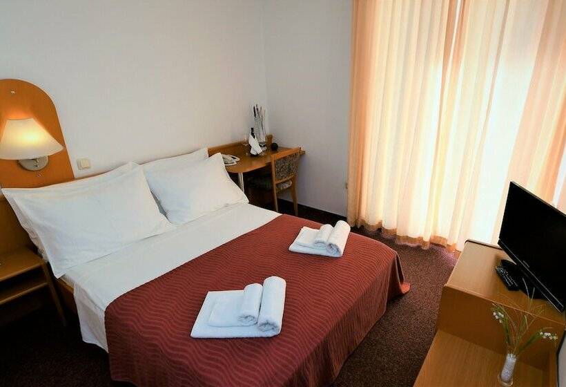 غرفة قياسية مطلة على المتنزه, Alkar