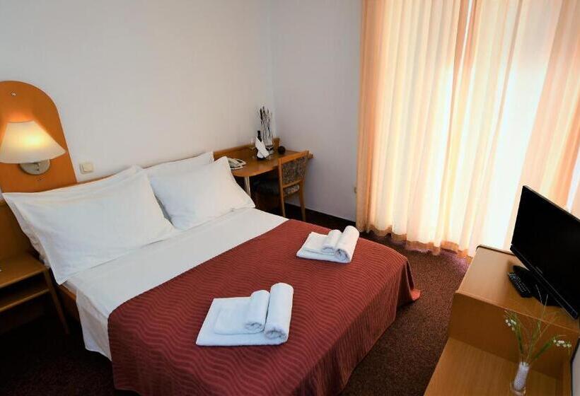 غرفة قياسية مزوَّدة بشُرفة, Alkar