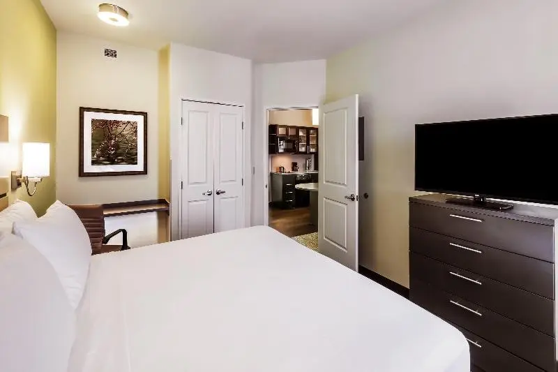 キングサイズベッドのスイートルーム, Candlewood Suites Lenexa   Overland Park Area By Ihg
