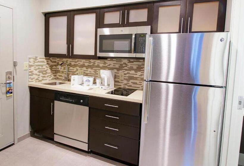 キングサイズベッドのスタンダードルーム, Days Inn & Suites By Wyndham Port Arthur