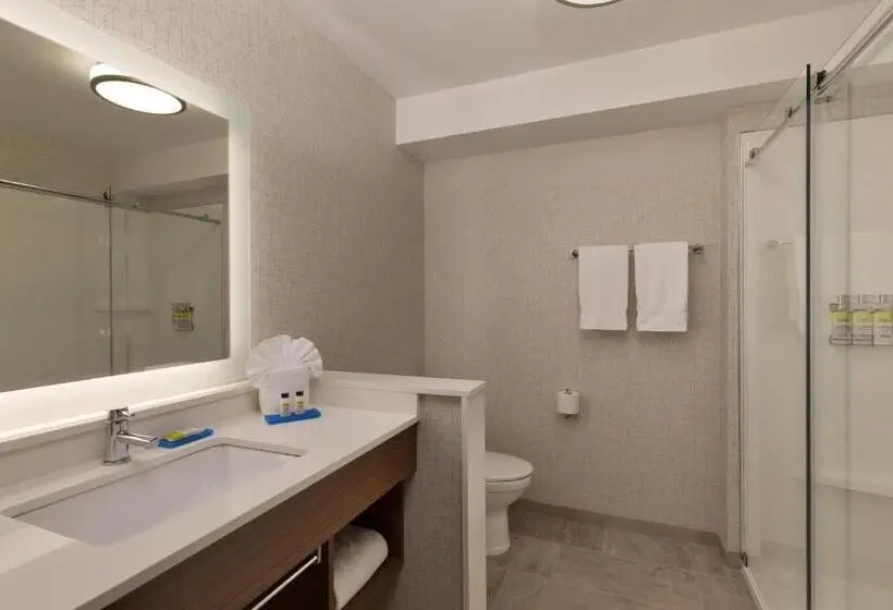 身障者適用スイートルーム, Holiday Inn Express & Suites   Portland Airport   Cascade Stn, An Ihg