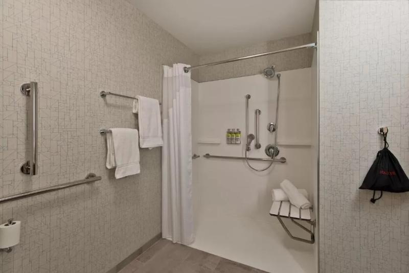 带特大床的标准间, Holiday Inn Express & Suites   Portland Airport   Cascade Stn, An Ihg