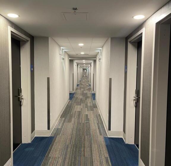 חדר סטנדרט, מיטת קינג, מותאם לאדם עם מוגבלויות, Holiday Inn Express & Suites   Gatineau   Ottawa, An Ihg