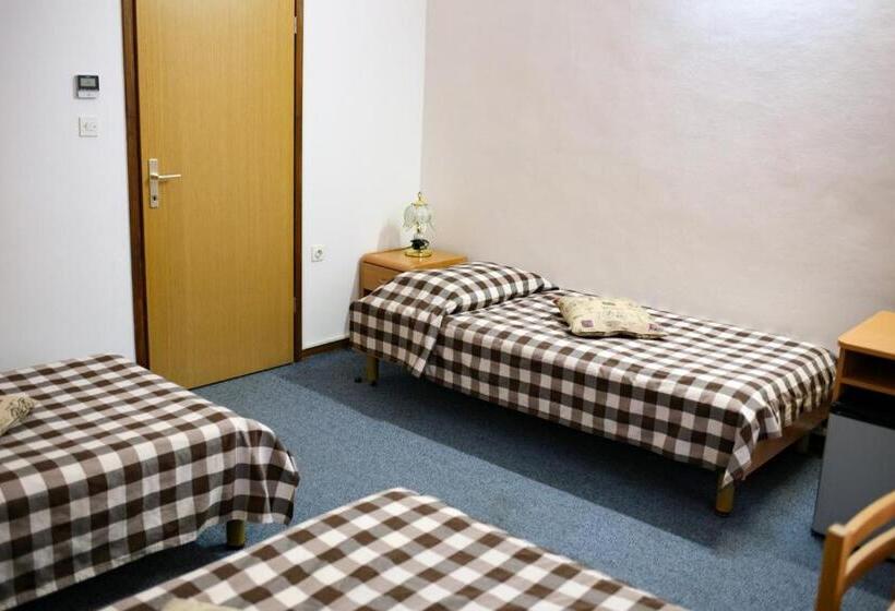 家庭间, Veli Jože