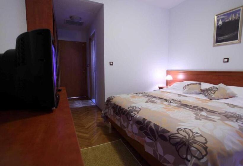 套房, Dorijini Dvori