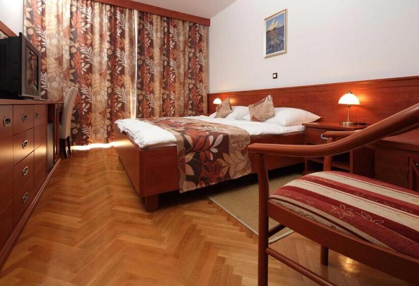 标准间, Dorijini Dvori