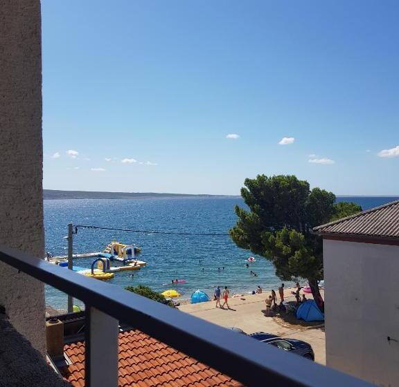 발코니가 있는 4인용 스탠다드 룸, Bed And Breakfast Miramar