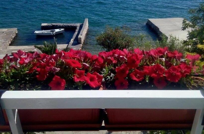 Четырехместный Номер Стандарт с Балконом, Bed And Breakfast Miramar