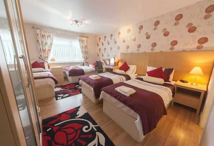 Четырехместный Номер Стандарт, Wyngate Guest House