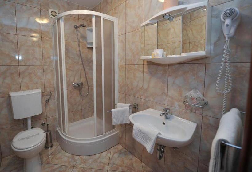 带阳台的标准单人间, Bed & Breakfast Jugo