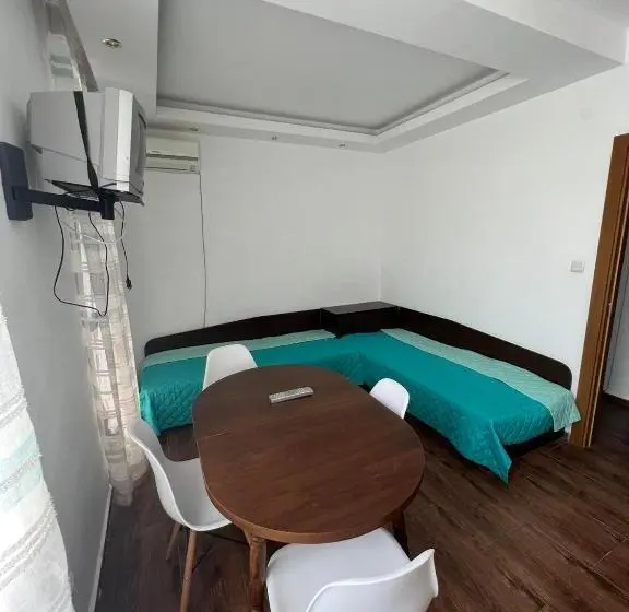 プールの見える１ベッドルームアパートメント, Family Hotel Saint Peter