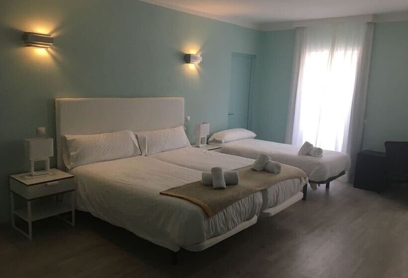Standard Kolmen Hengen Huone, Bluebelle Marbella