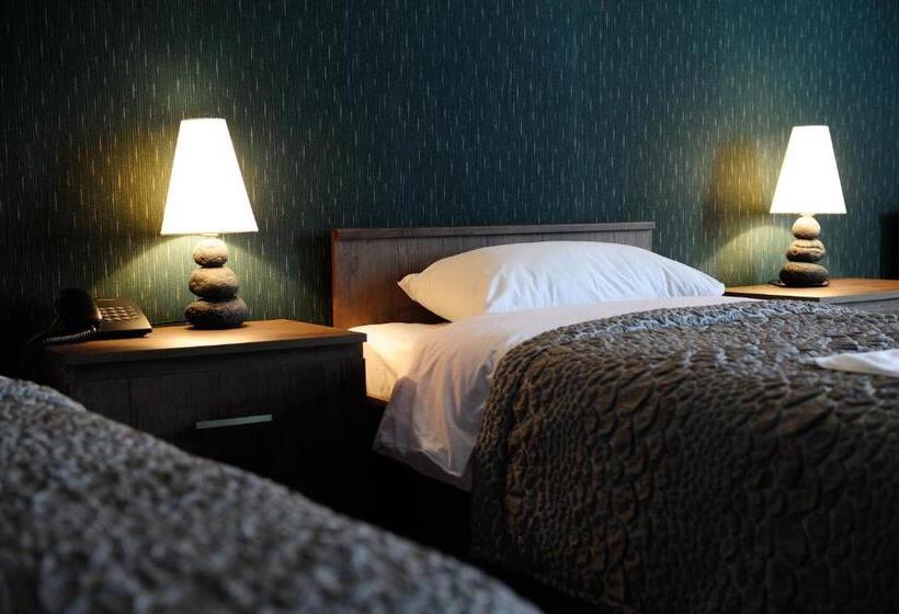 اتاق استاندارد سه نفره, Darchi