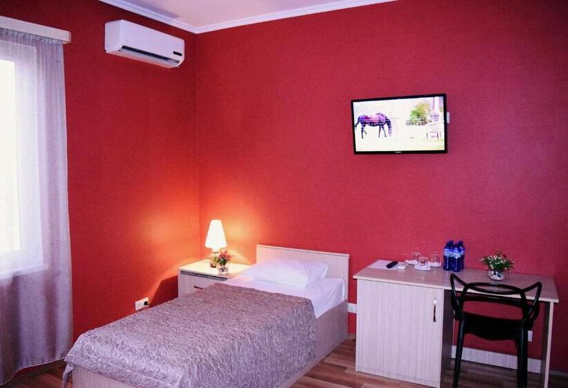 اتاق خانوادگی, Darchi