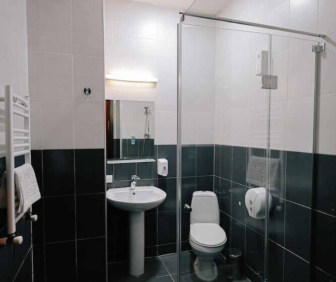 اتاق خانوادگی, Darchi