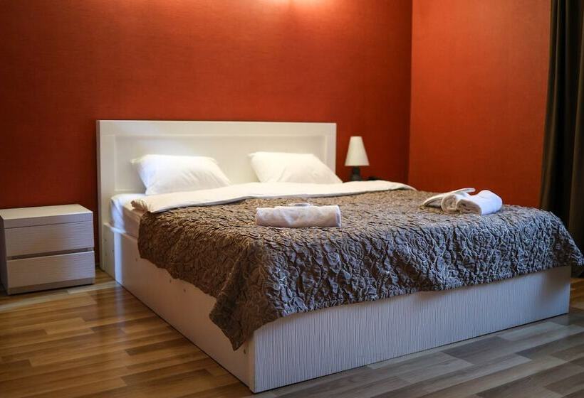 اتاق خانوادگی, Darchi