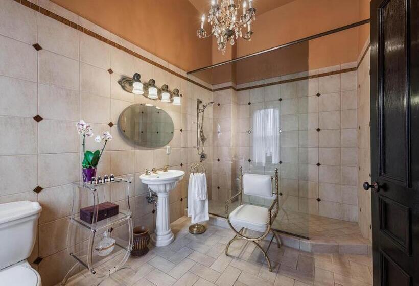 סוויטה דלוקס, The Inn At 97 Winder