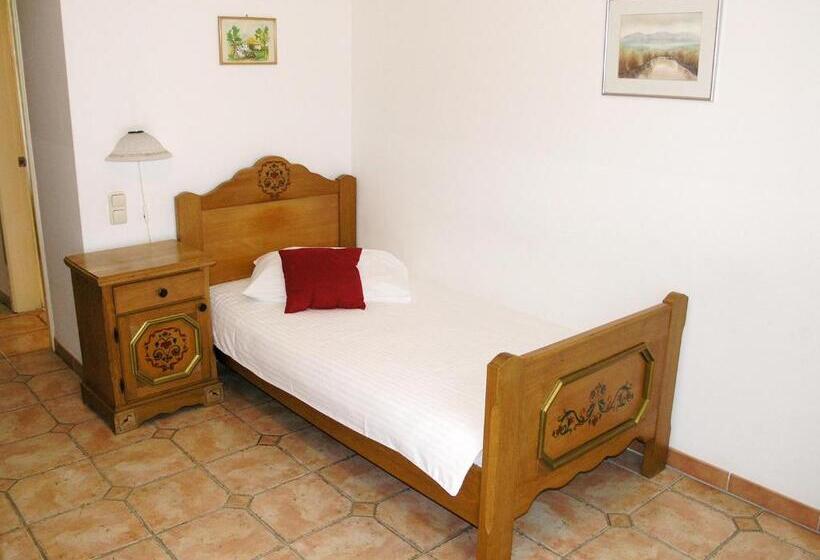 标准单人间, Kralj Tomislav