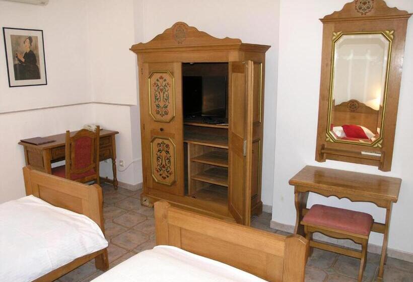 标准间, Kralj Tomislav