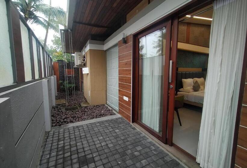 Suite with lake view, Lago Leisure Resort & Spa